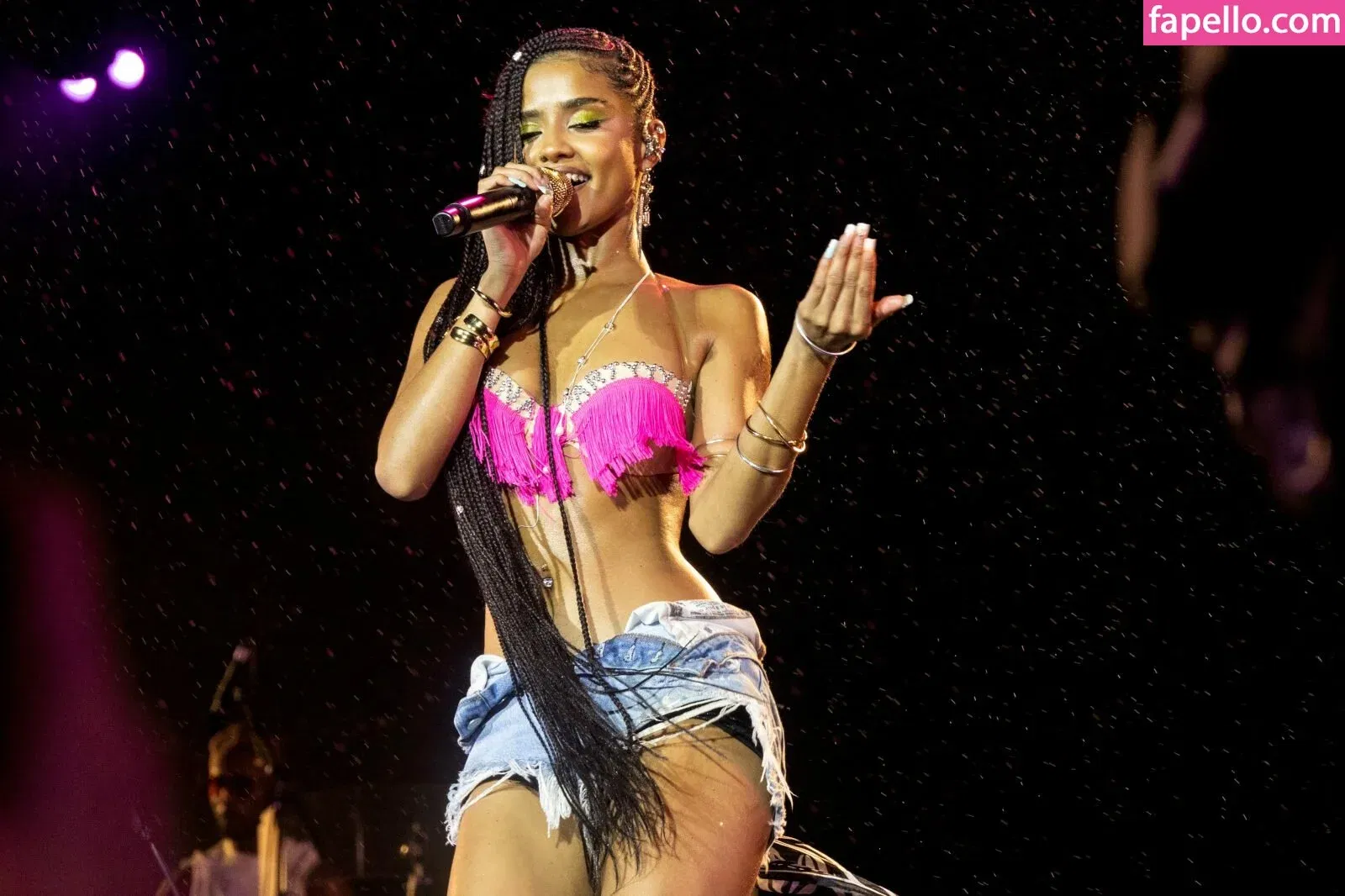 Tyla Onlyfans Photo Gallery 