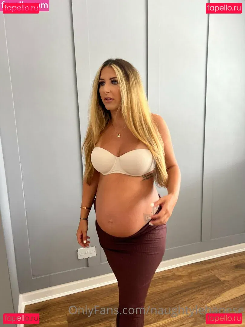 naughtylebanese Onlyfans Photo Gallery 