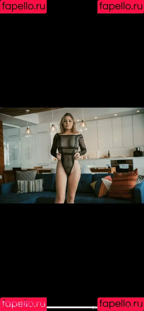 cora.amour Onlyfans Photo Gallery 