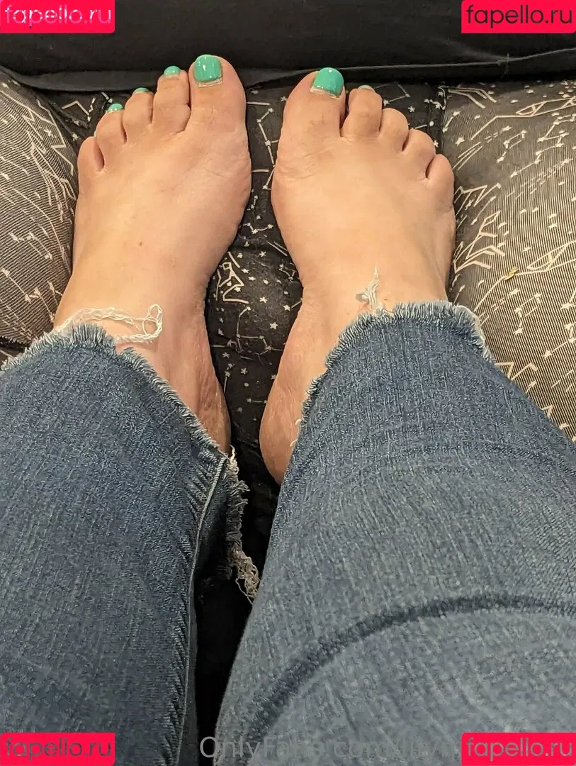 lilymariefeet Onlyfans Photo Gallery 