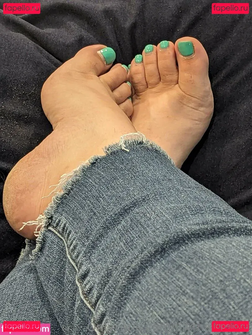 lilymariefeet Onlyfans Photo Gallery 