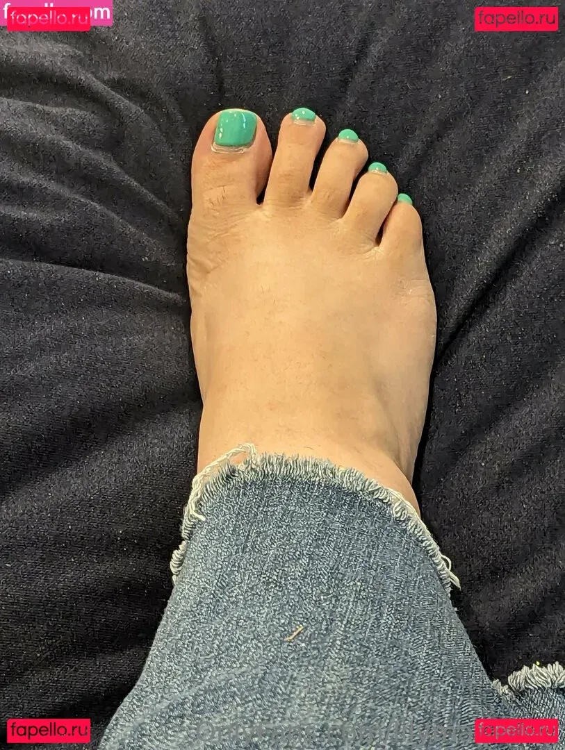lilymariefeet Onlyfans Photo Gallery 