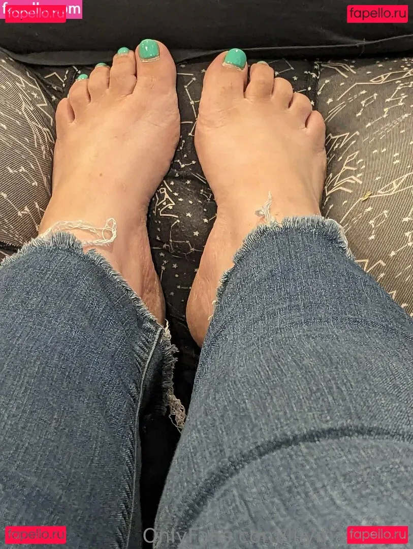 lilymariefeet Onlyfans Photo Gallery 