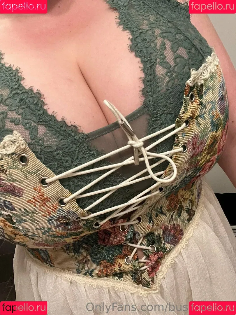 Bustybae95 Onlyfans Photo Gallery 