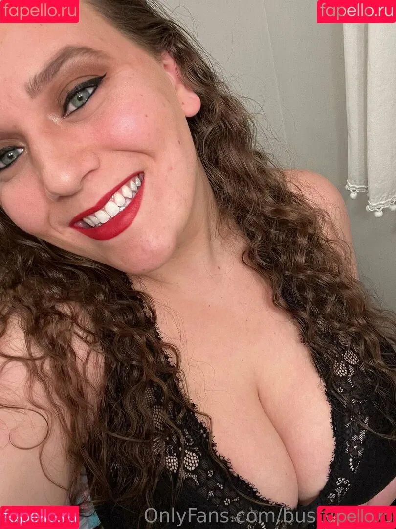 Bustybae95 Onlyfans Photo Gallery 
