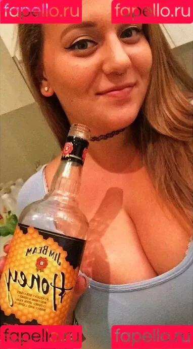 Bustybae95 Onlyfans Photo Gallery 