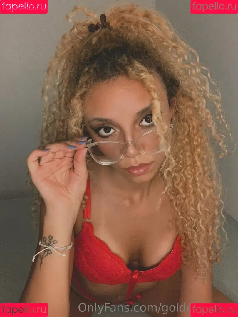 goldencurls3 Onlyfans Photo Gallery 
