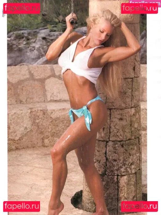 Rena Lesnar Onlyfans Photo Gallery 