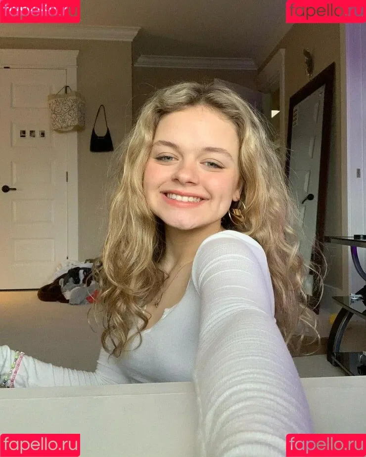 Kylie Rogers Onlyfans Photo Gallery 