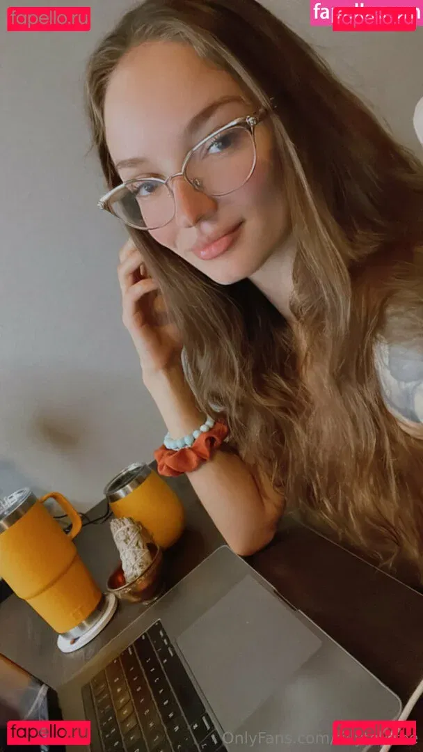 tillytoyfree Onlyfans Photo Gallery 