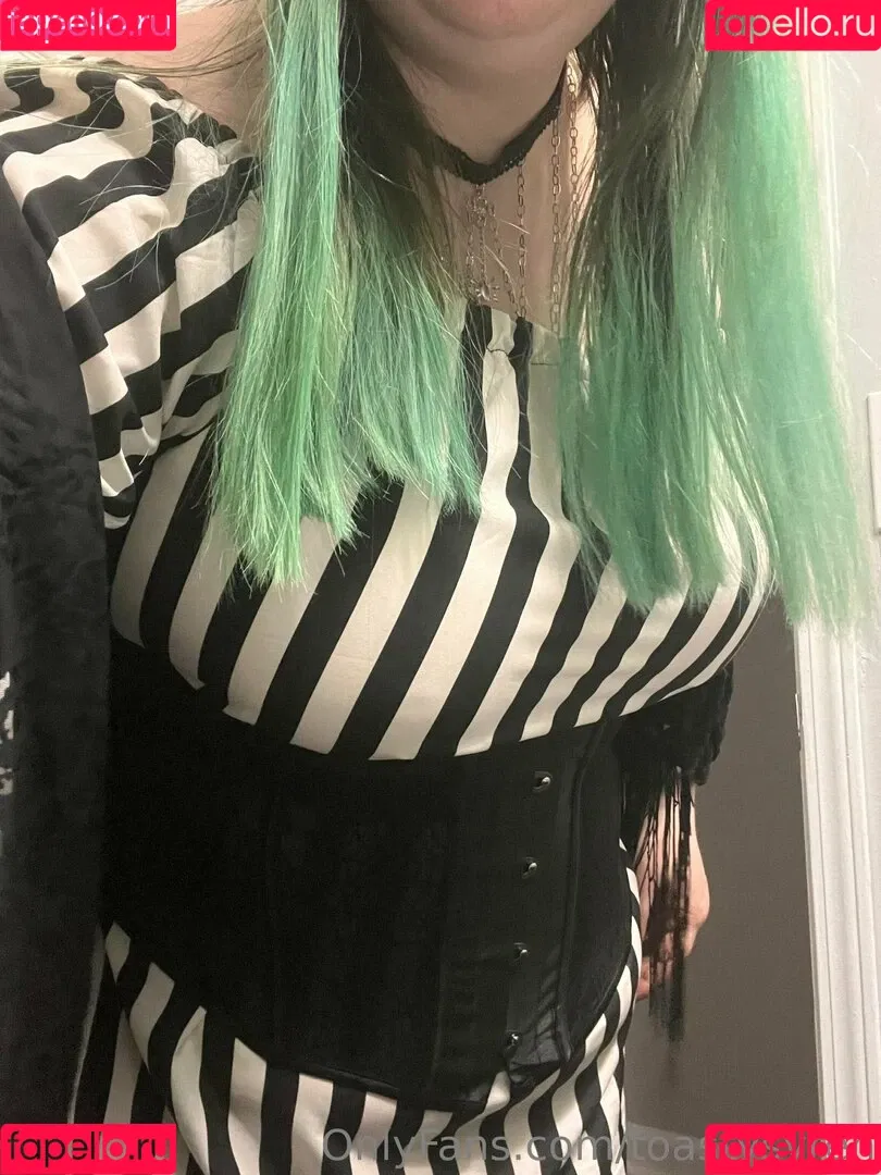 toastysyren Onlyfans Photo Gallery 