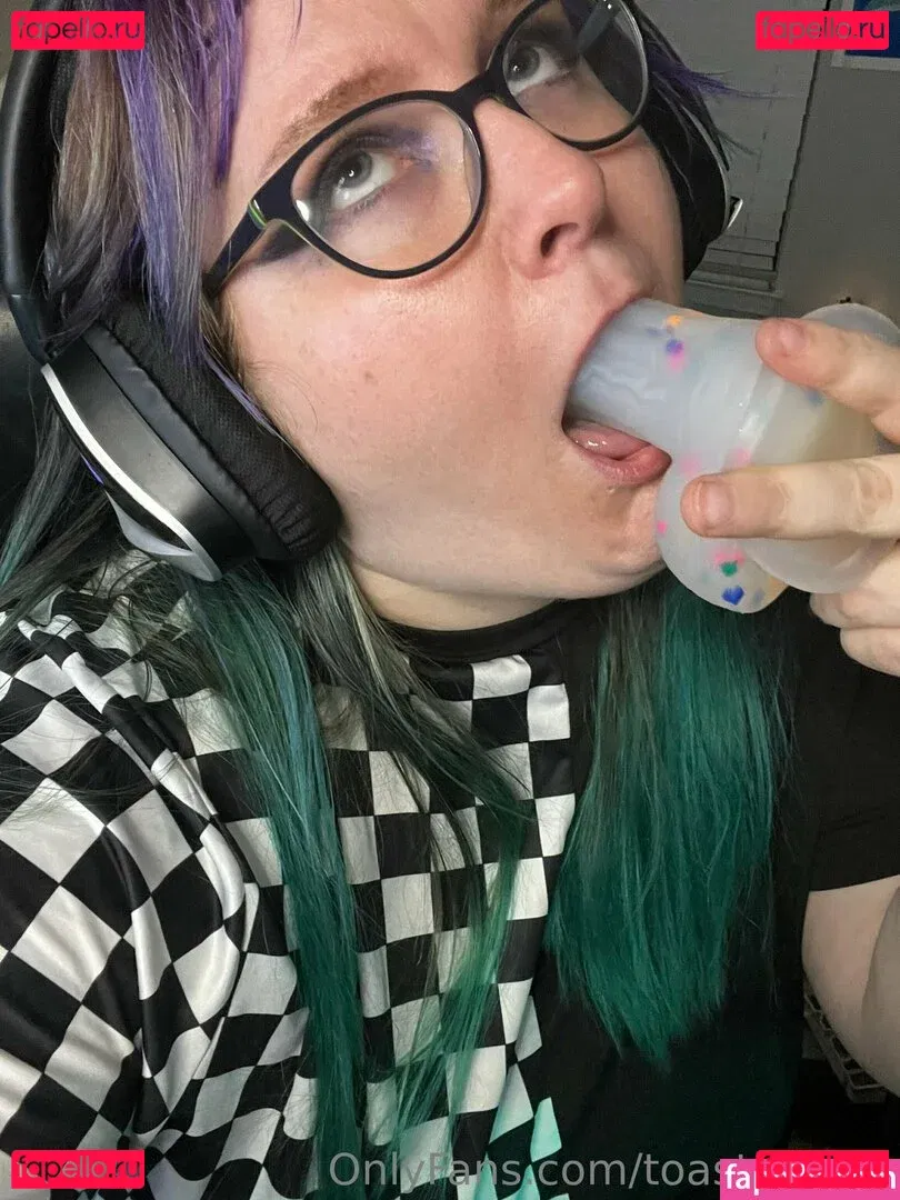 toastysyren Onlyfans Photo Gallery 