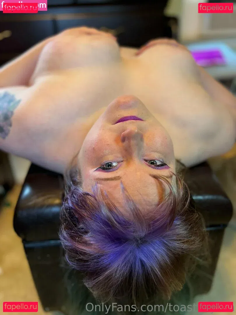 toastysyren Onlyfans Photo Gallery 