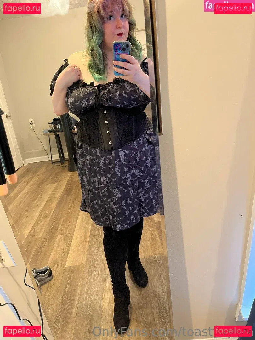 toastysyren Onlyfans Photo Gallery 