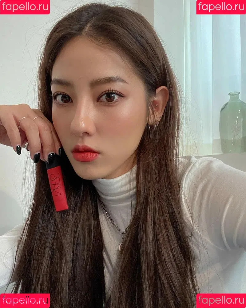 Jeon Jisu Onlyfans Photo Gallery 
