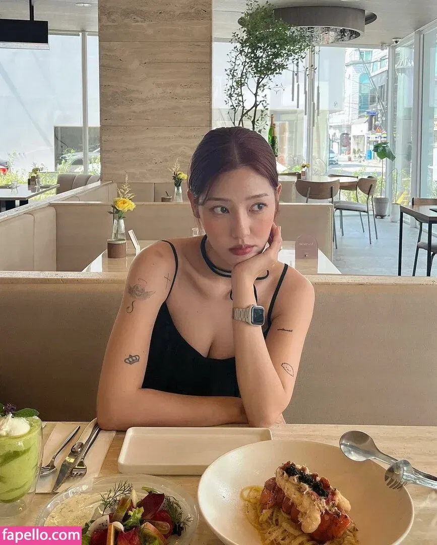 Jeon Jisu Onlyfans Photo Gallery 