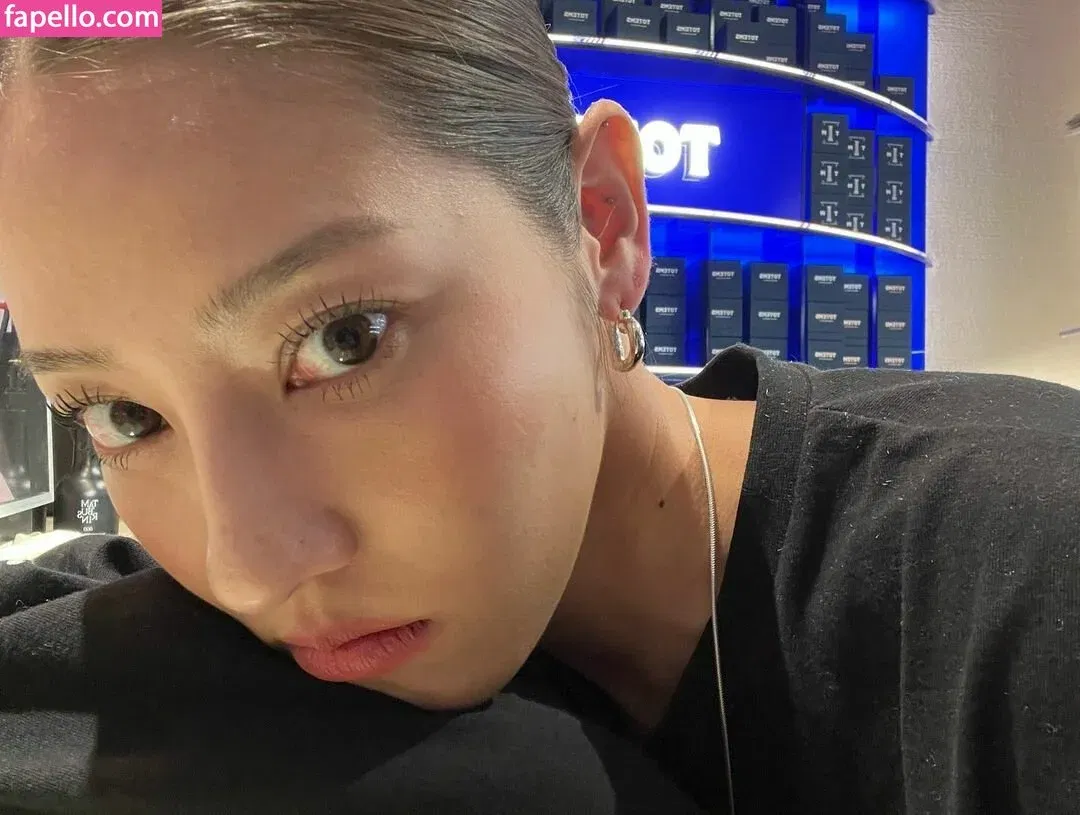 Jeon Jisu Onlyfans Photo Gallery 