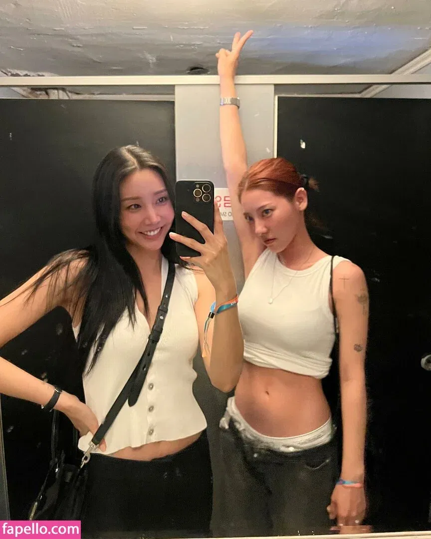 Jeon Jisu Onlyfans Photo Gallery 