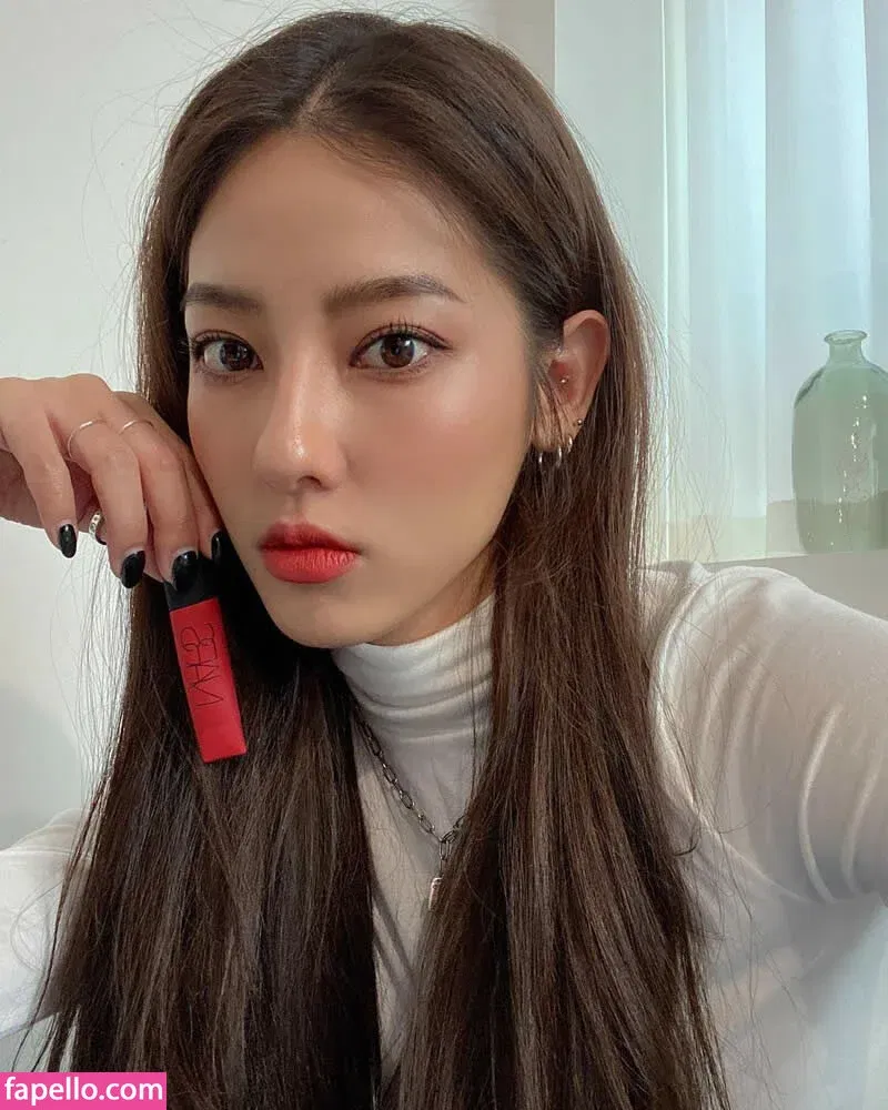 Jeon Jisu Onlyfans Photo Gallery 