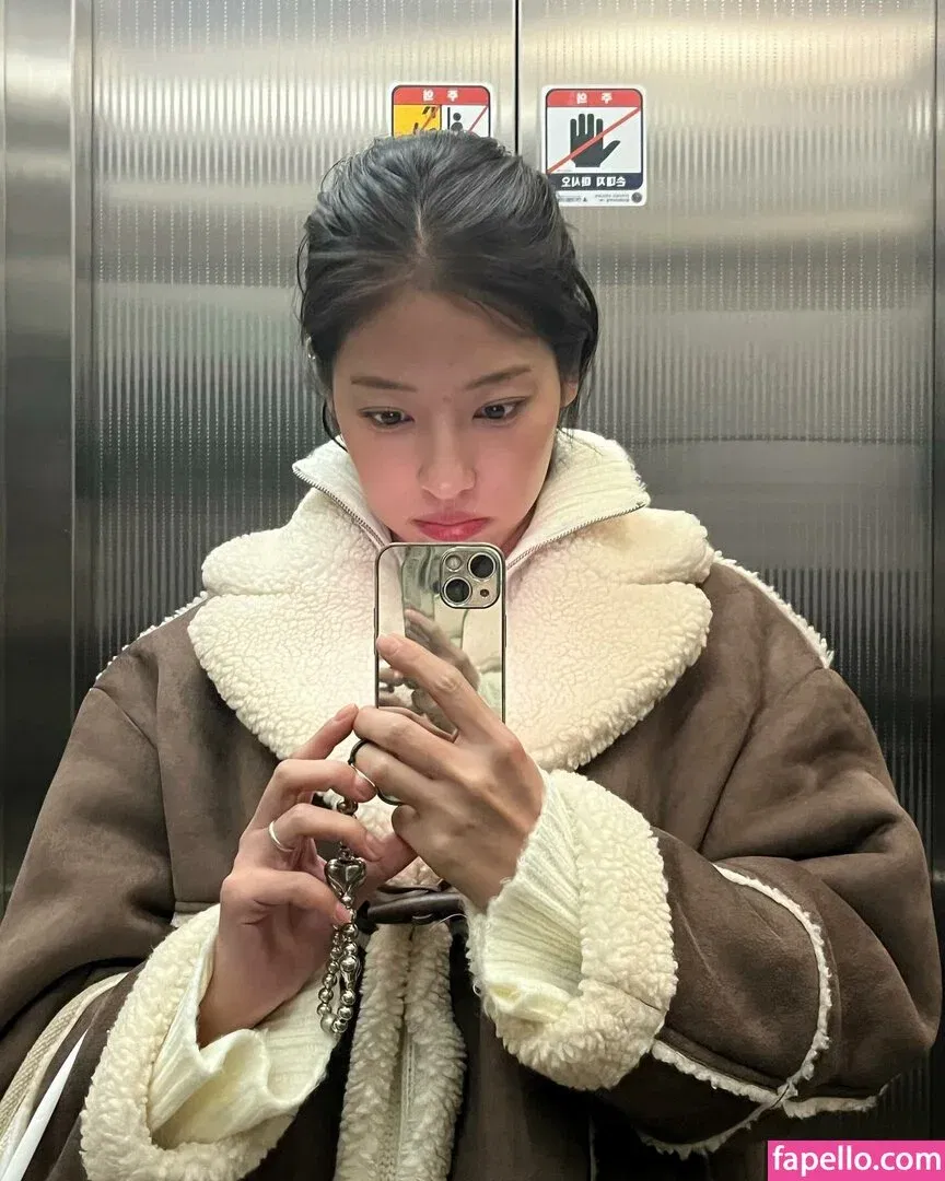 Jeon Jisu Onlyfans Photo Gallery 