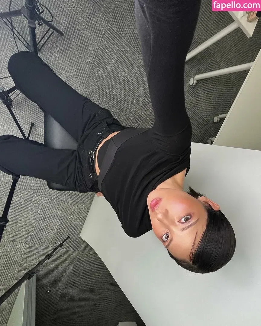 Jeon Jisu Onlyfans Photo Gallery 