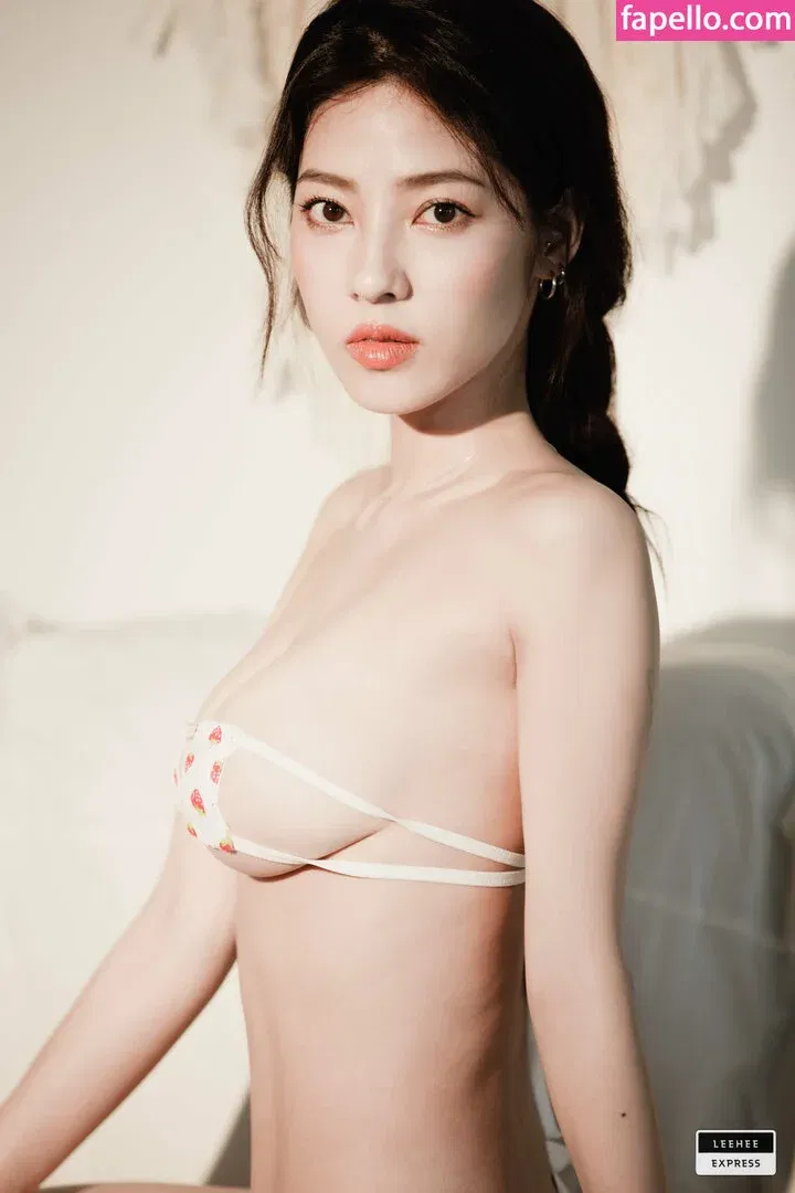 Jeon Jisu Onlyfans Photo Gallery 