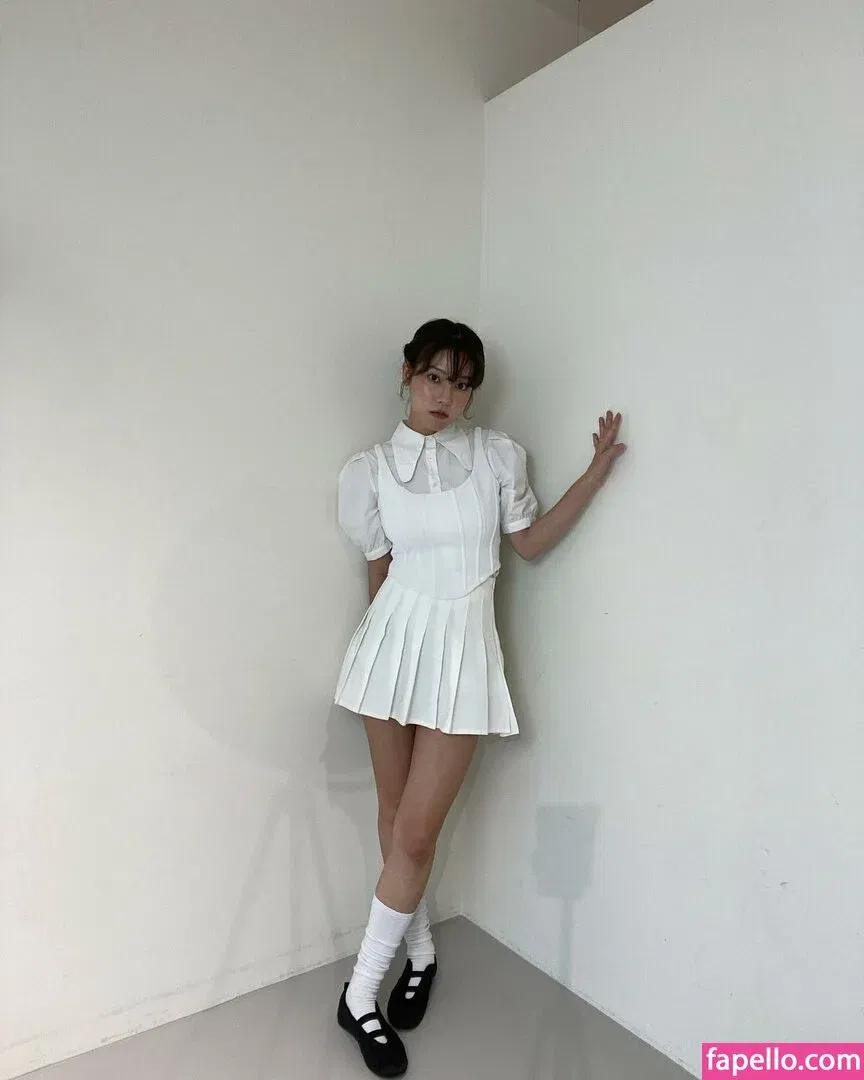 Jeon Jisu Onlyfans Photo Gallery 