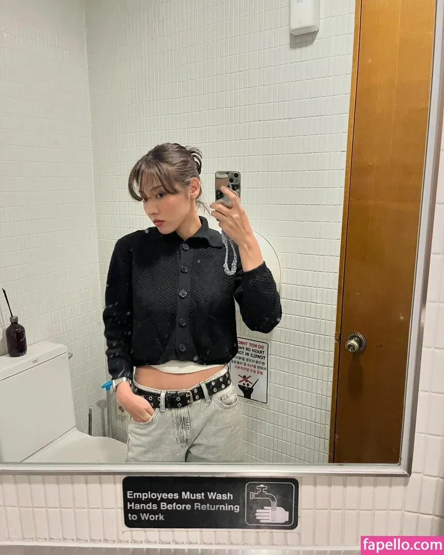 Jeon Jisu Onlyfans Photo Gallery 