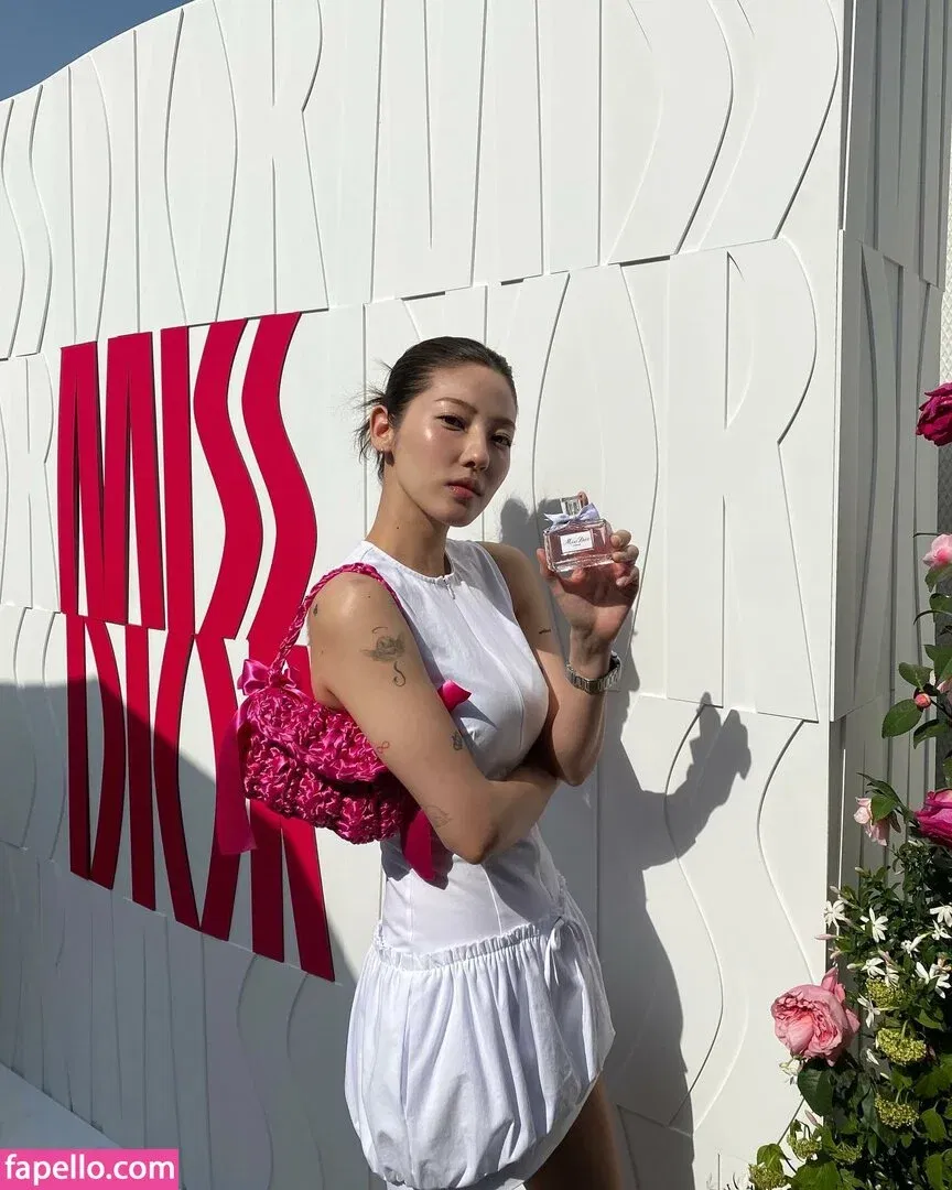 Jeon Jisu Onlyfans Photo Gallery 