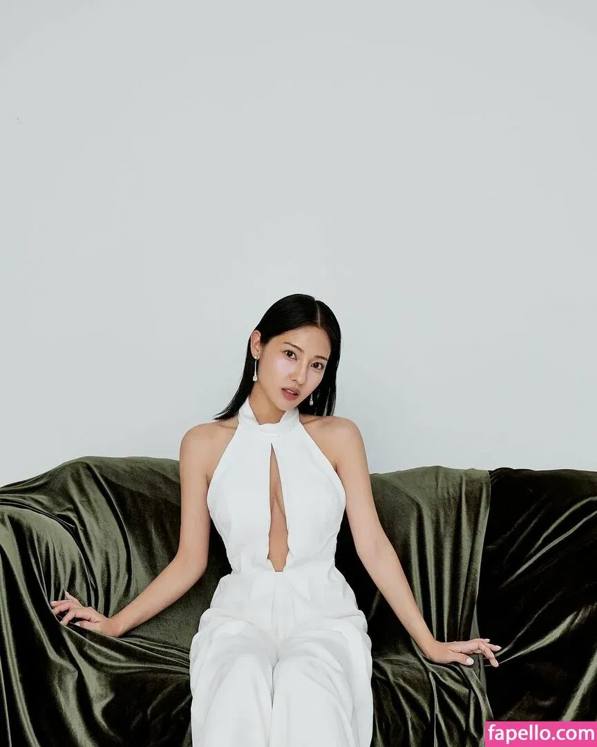 Jeon Jisu Onlyfans Photo Gallery 