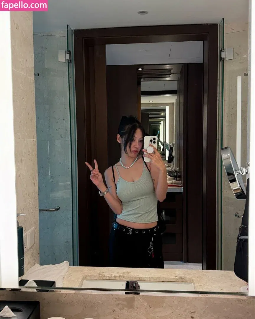 Jeon Jisu Onlyfans Photo Gallery 