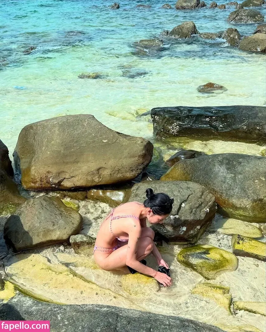 Jeon Jisu Onlyfans Photo Gallery 