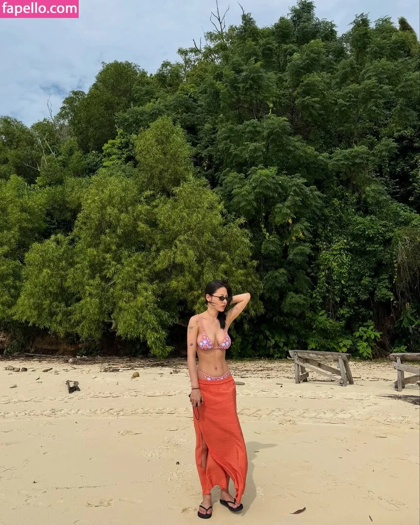 Jeon Jisu Onlyfans Photo Gallery 