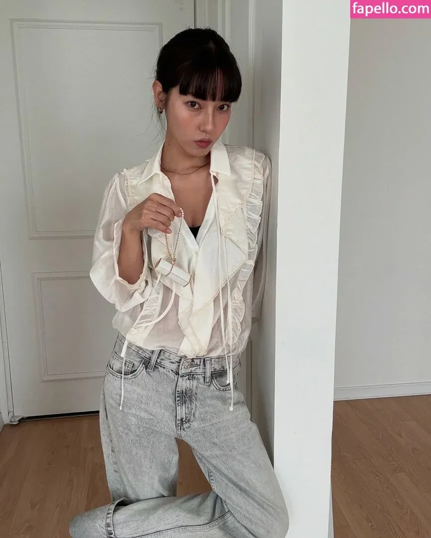 Jeon Jisu Onlyfans Photo Gallery 