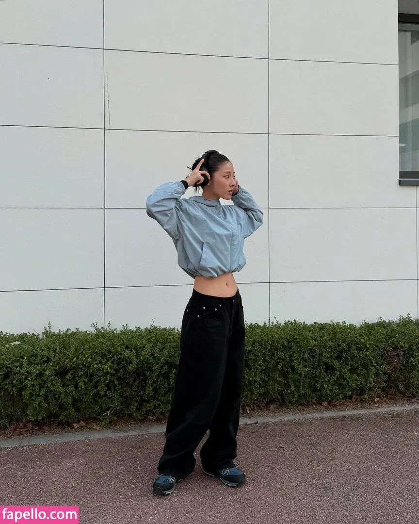 Jeon Jisu Onlyfans Photo Gallery 