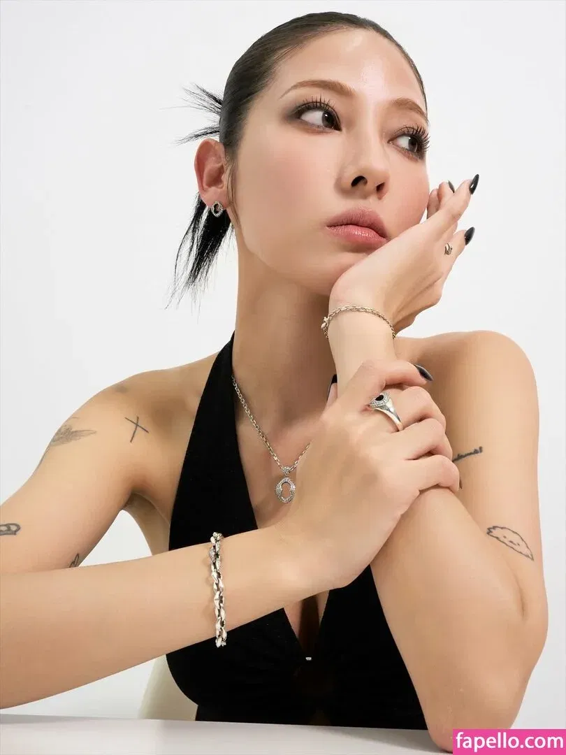 Jeon Jisu Onlyfans Photo Gallery 