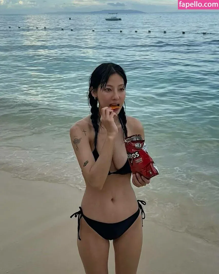 Jeon Jisu Onlyfans Photo Gallery 