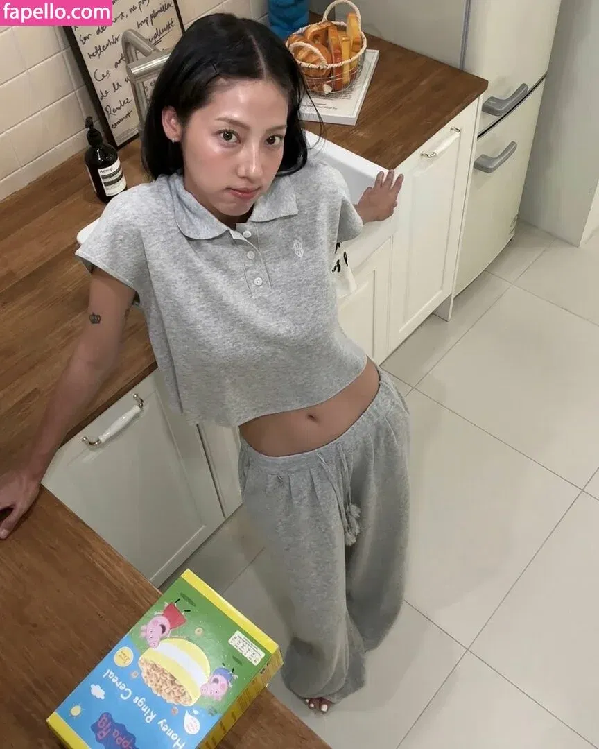 Jeon Jisu Onlyfans Photo Gallery 