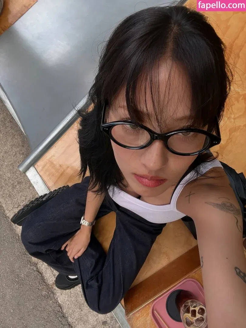 Jeon Jisu Onlyfans Photo Gallery 