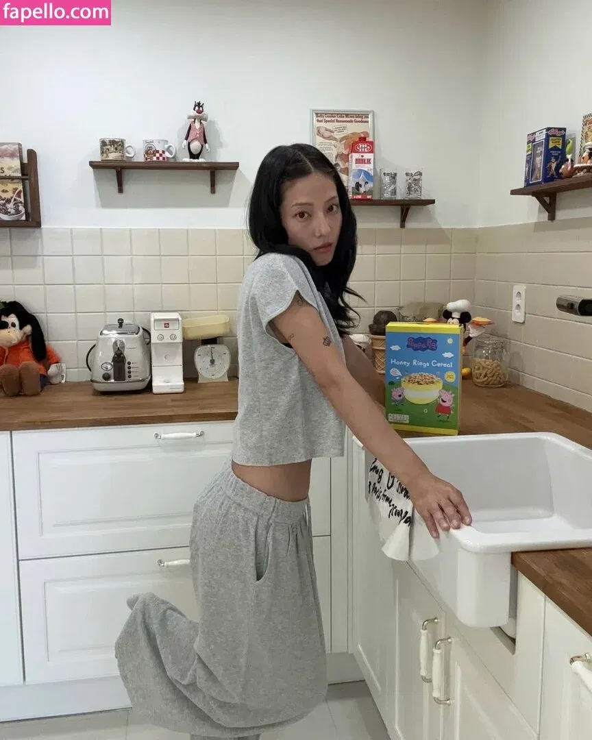 Jeon Jisu Onlyfans Photo Gallery 