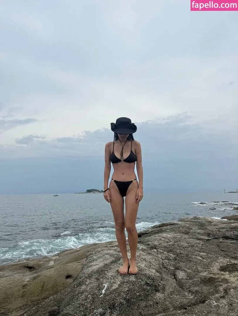 Jeon Jisu Onlyfans Photo Gallery 