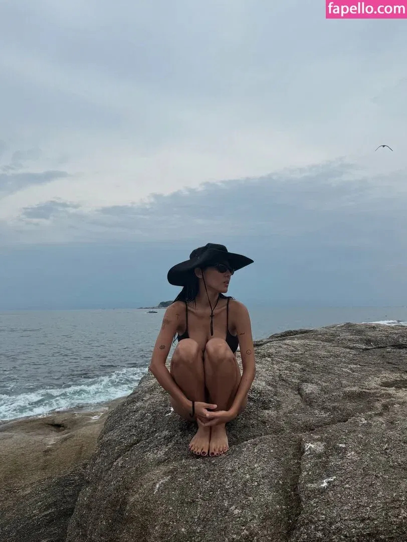 Jeon Jisu Onlyfans Photo Gallery 