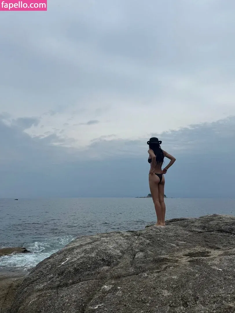 Jeon Jisu Onlyfans Photo Gallery 