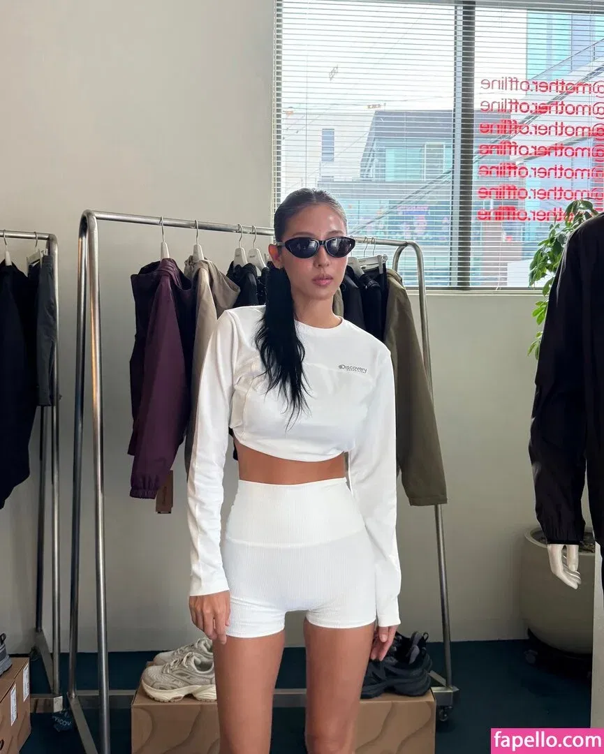 Jeon Jisu Onlyfans Photo Gallery 