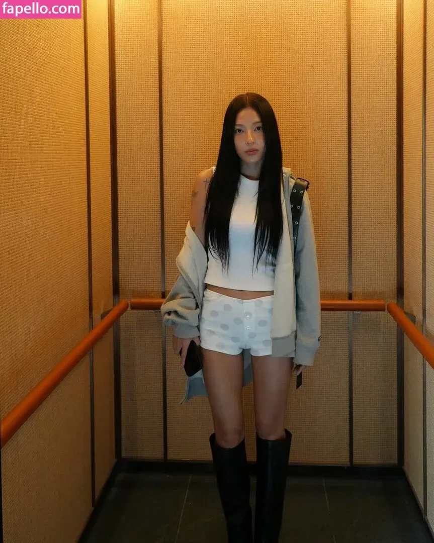 Jeon Jisu Onlyfans Photo Gallery 