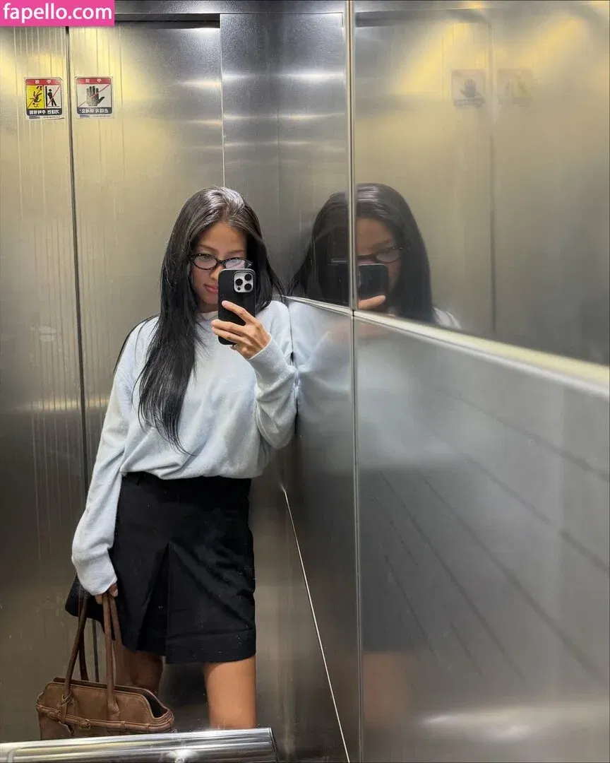 Jeon Jisu Onlyfans Photo Gallery 