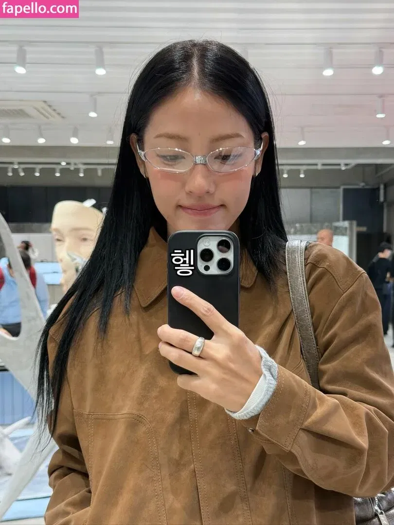 Jeon Jisu Onlyfans Photo Gallery 