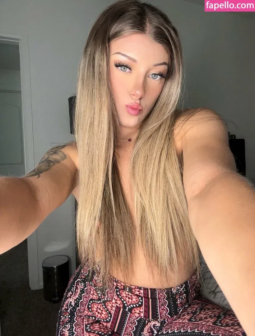 Slxttylyss Onlyfans Photo Gallery 