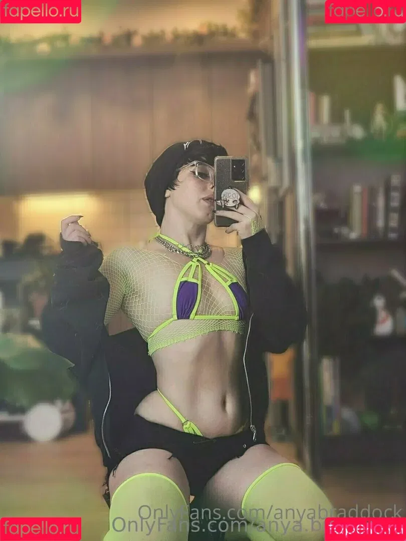 anya.braddock Onlyfans Photo Gallery 