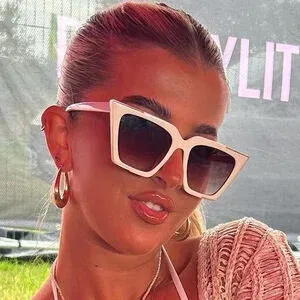 Izzy Taffs Onlyfans Photo Gallery 